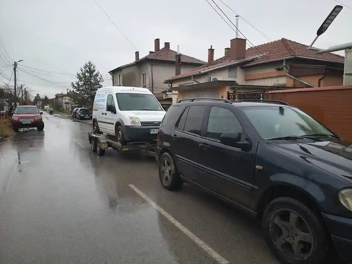 Транспорт на автомобил с платформа в Костинброд